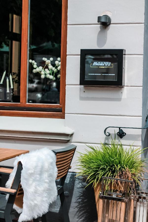 Hotel Schwarzer Adler Jever Exterior foto