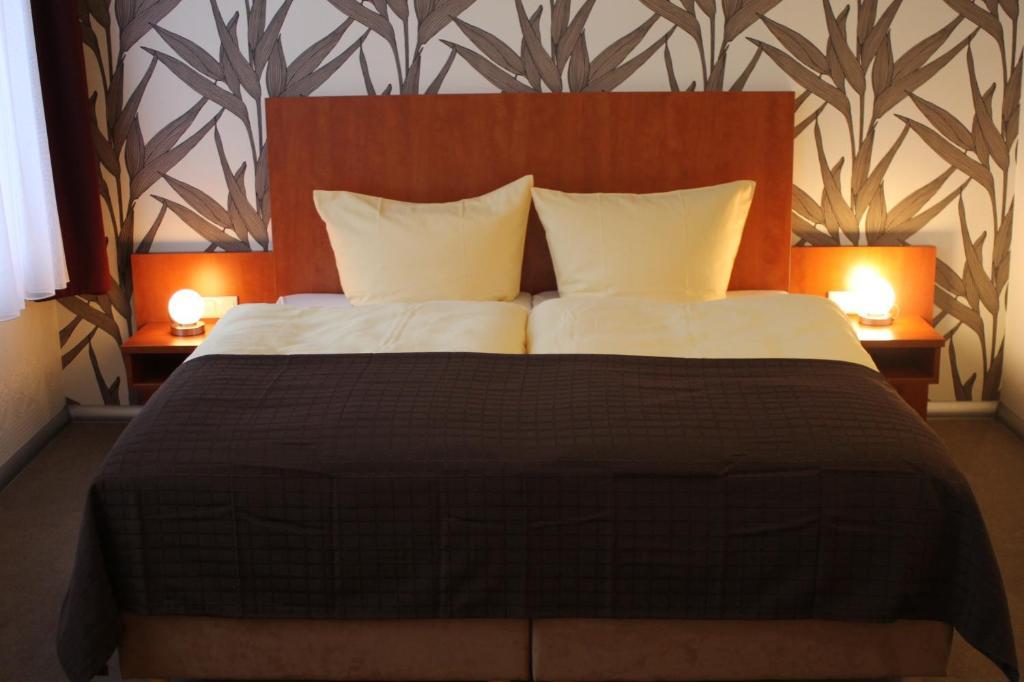 Hotel Schwarzer Adler Jever Habitación foto